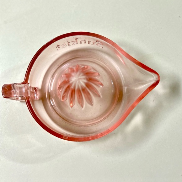 Vintage pink Sunkist Citrus Juicer MAKE ME AN OFFER!!! - Picture 3 of 4